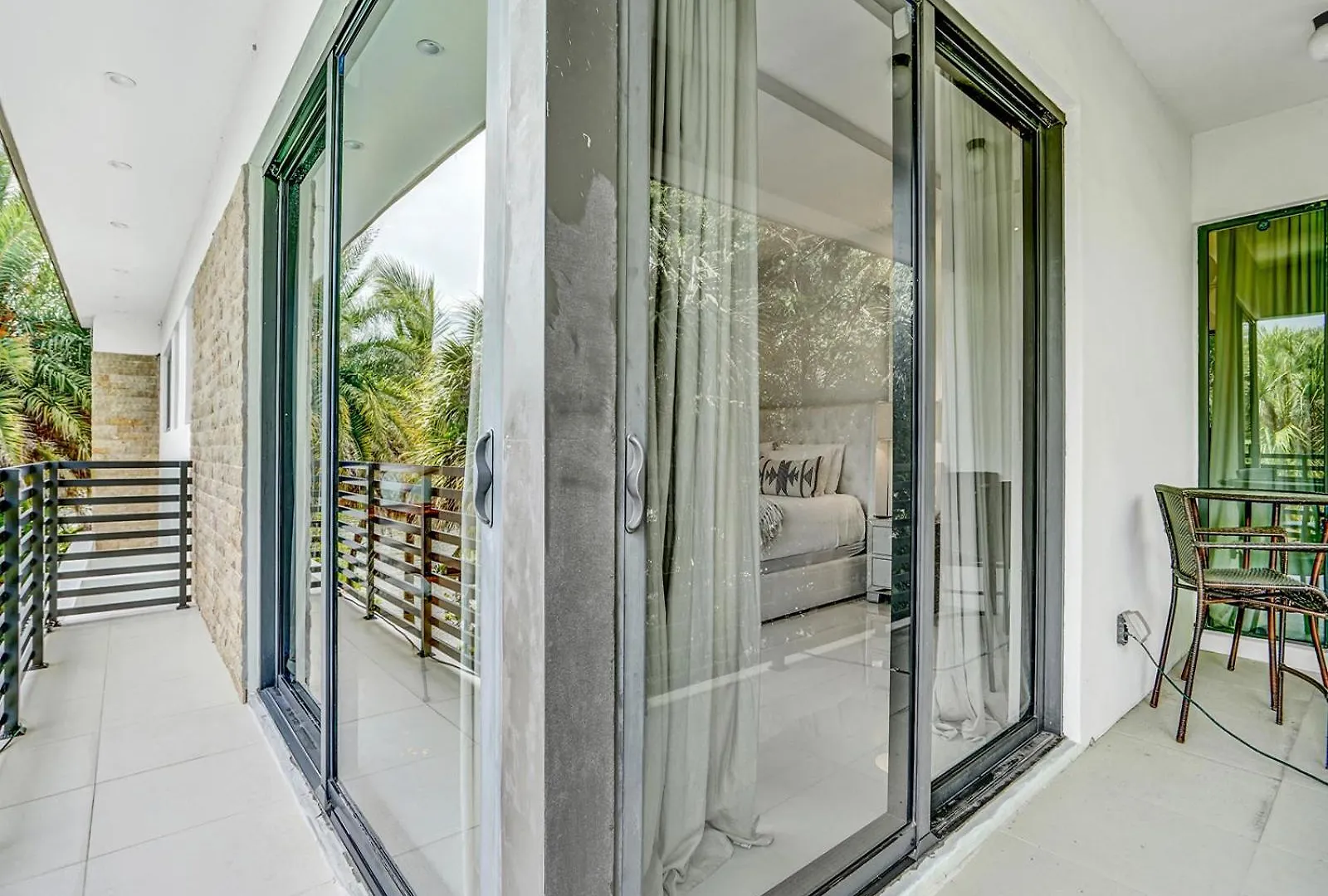 Experience Warmth & Comfort In Our Stylish Balinese Waterfront * Miami