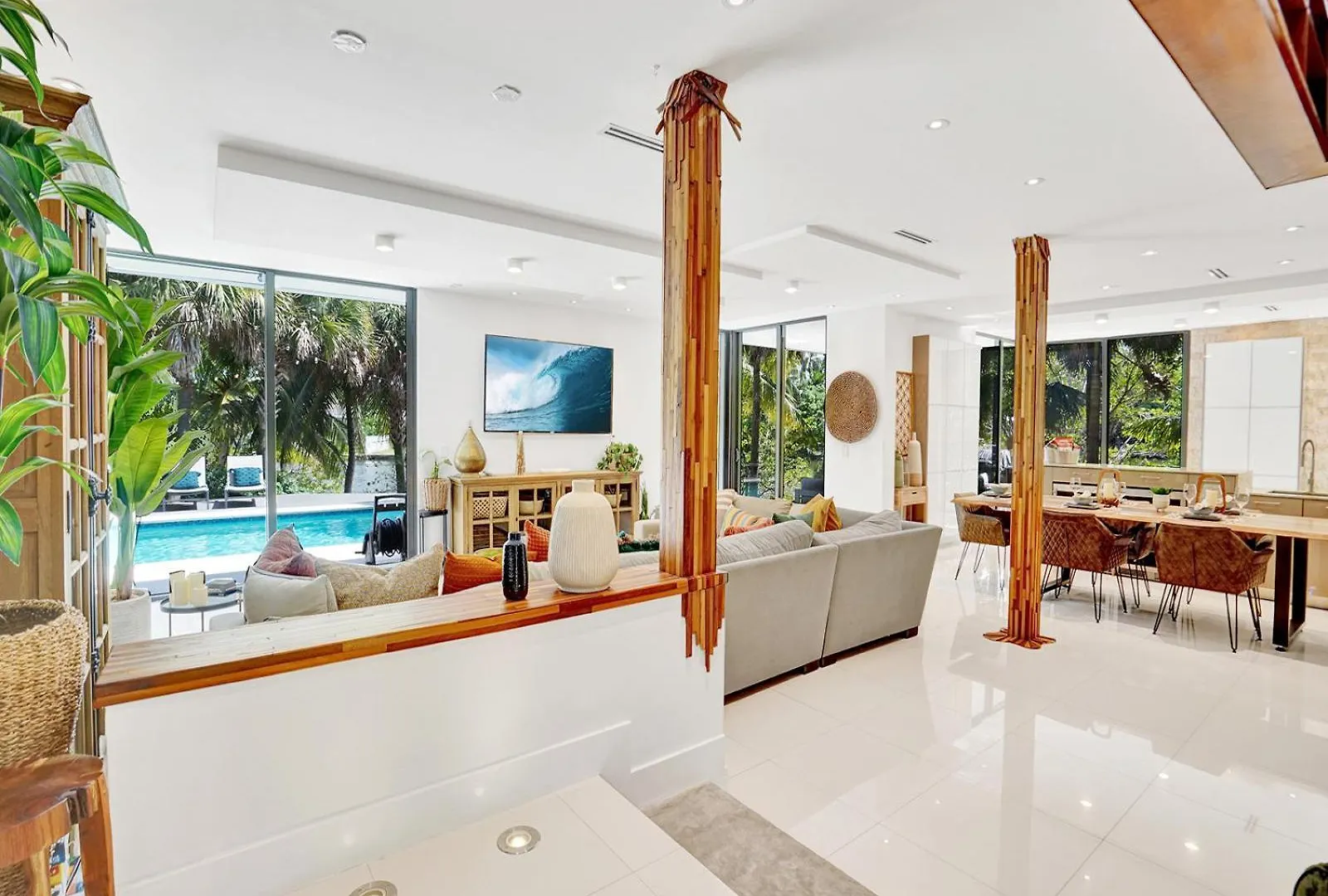 Villa Experience Warmth & Comfort In Our Stylish Balinese Waterfront