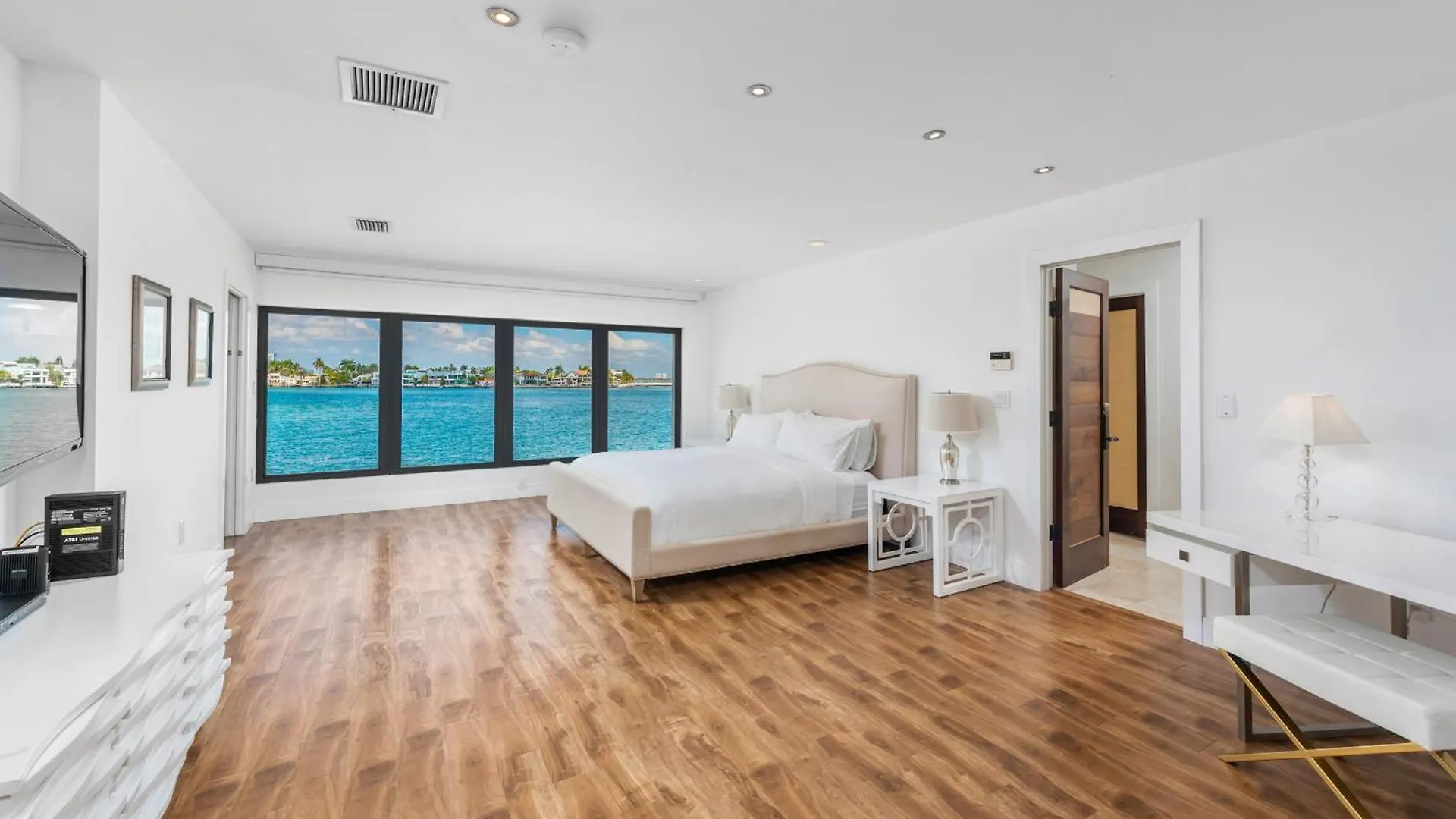 Discover Serenity By The Your Exclusive Escape! Villa
