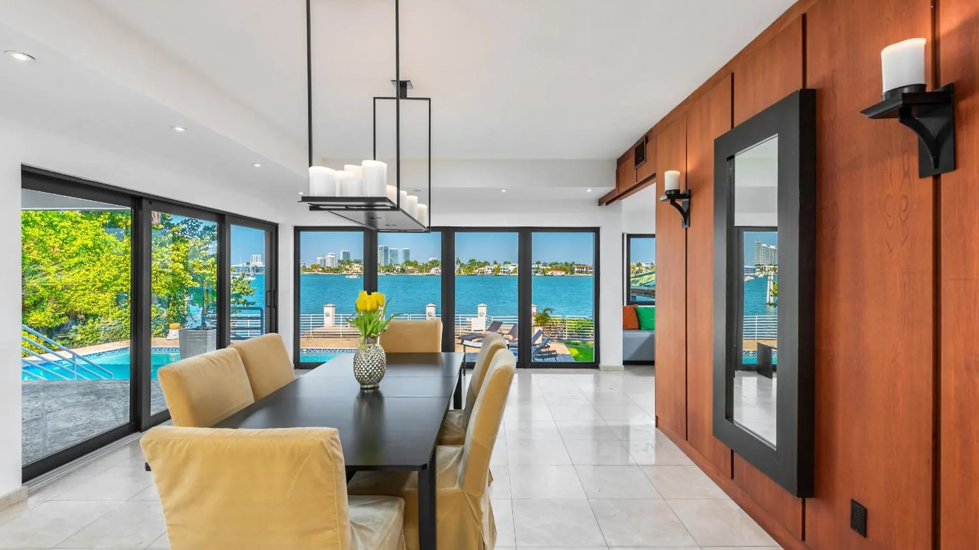 Discover Serenity By The Your Exclusive Escape! Villa Miami