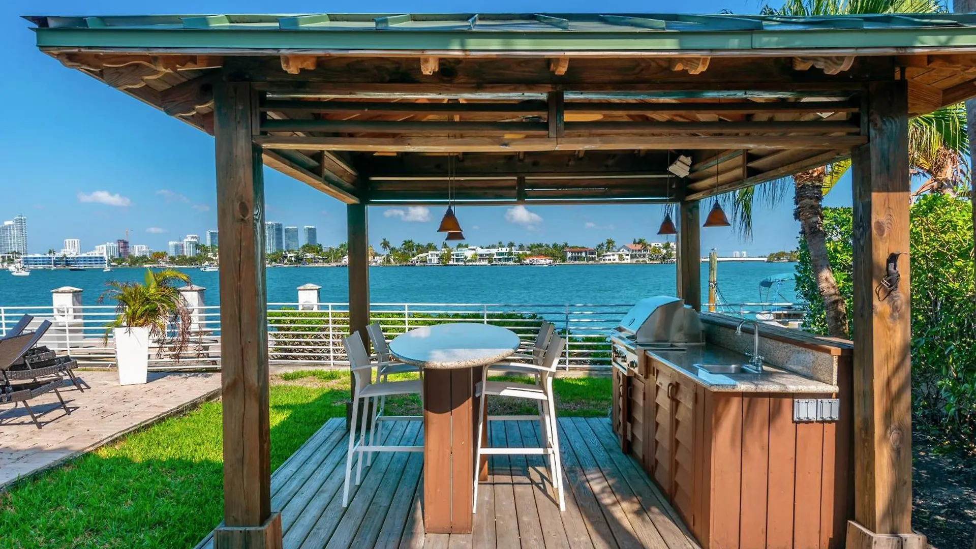 Villa Discover Serenity By The Your Exclusive Escape! *