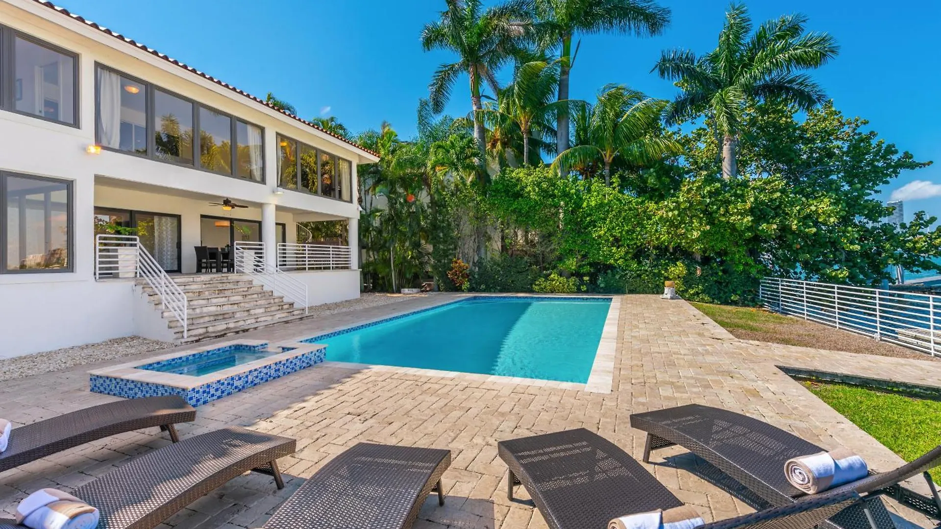 Villa Discover Serenity By The Your Exclusive Escape! Miami