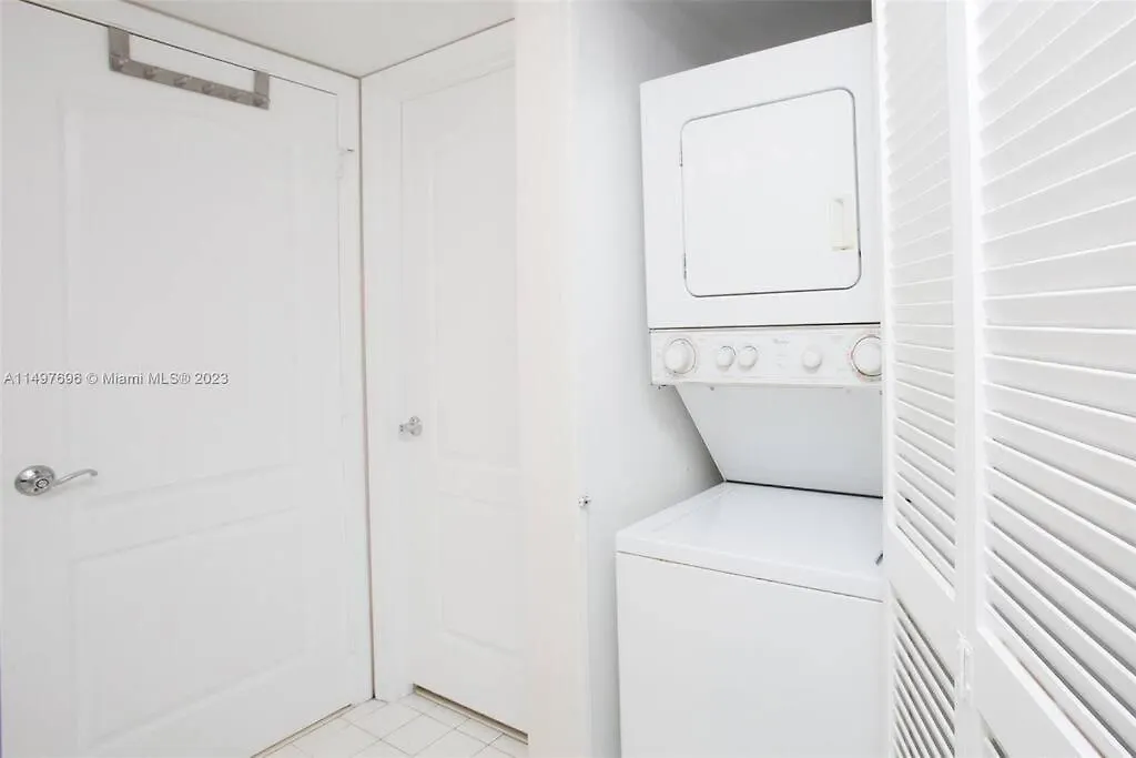 Entire In Brickell Steps From Brickell Centre *