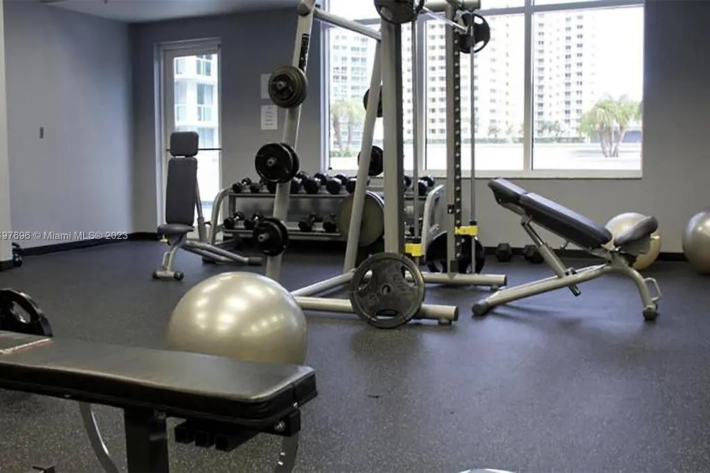 Entire In Brickell Steps From Brickell Centre Apartment *