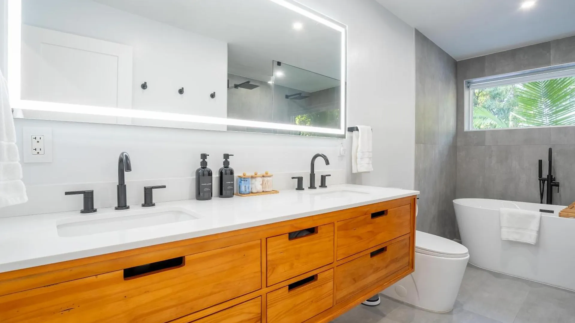 5br Hottubpooltableminigolf 7 Min To Wynwood Apartment