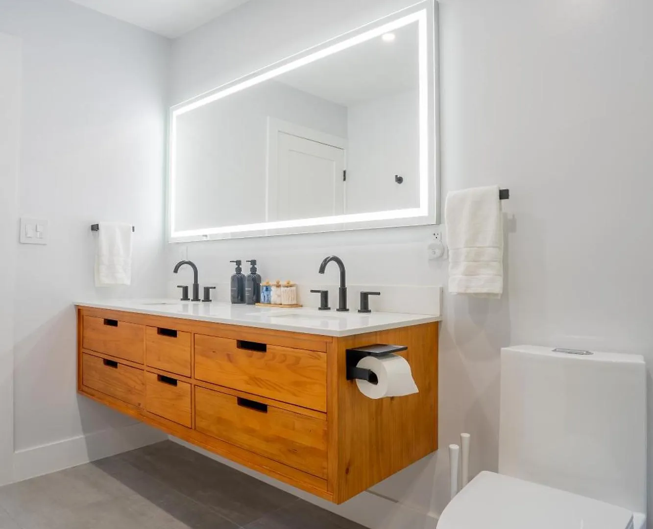Apartment 5br Hottubpooltableminigolf 7 Min To Wynwood *