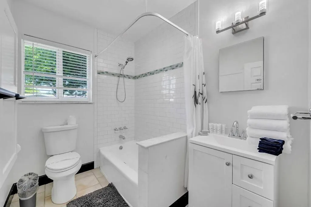 Σπίτι διακοπών Modern Tropical Pool House North Hot Tub