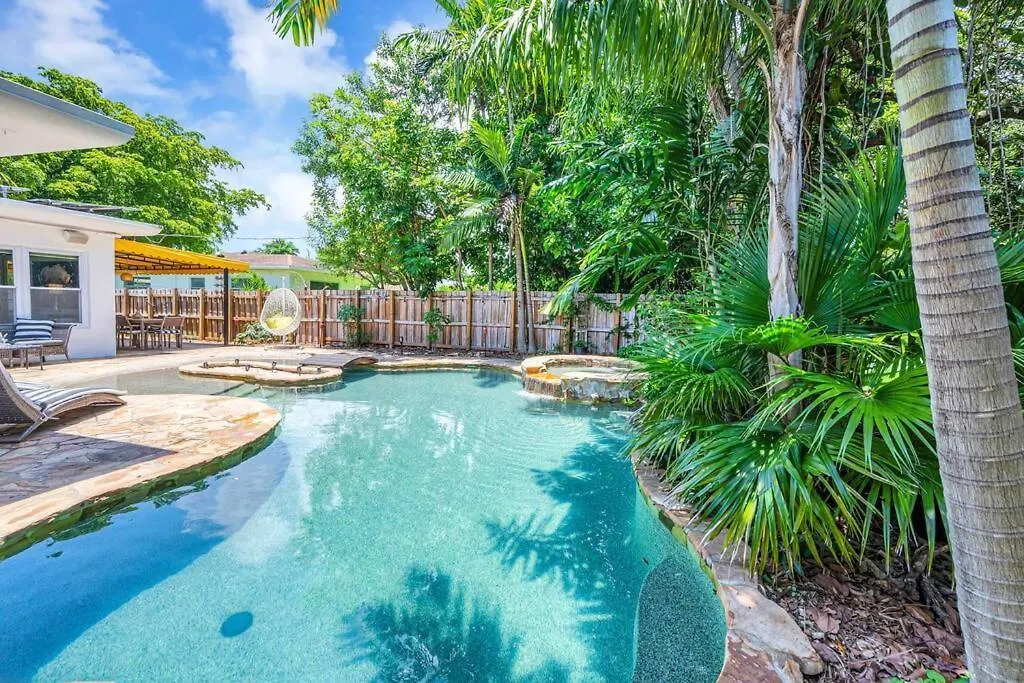 Modern Tropical Pool House North Hot Tub * Μαϊάμι
