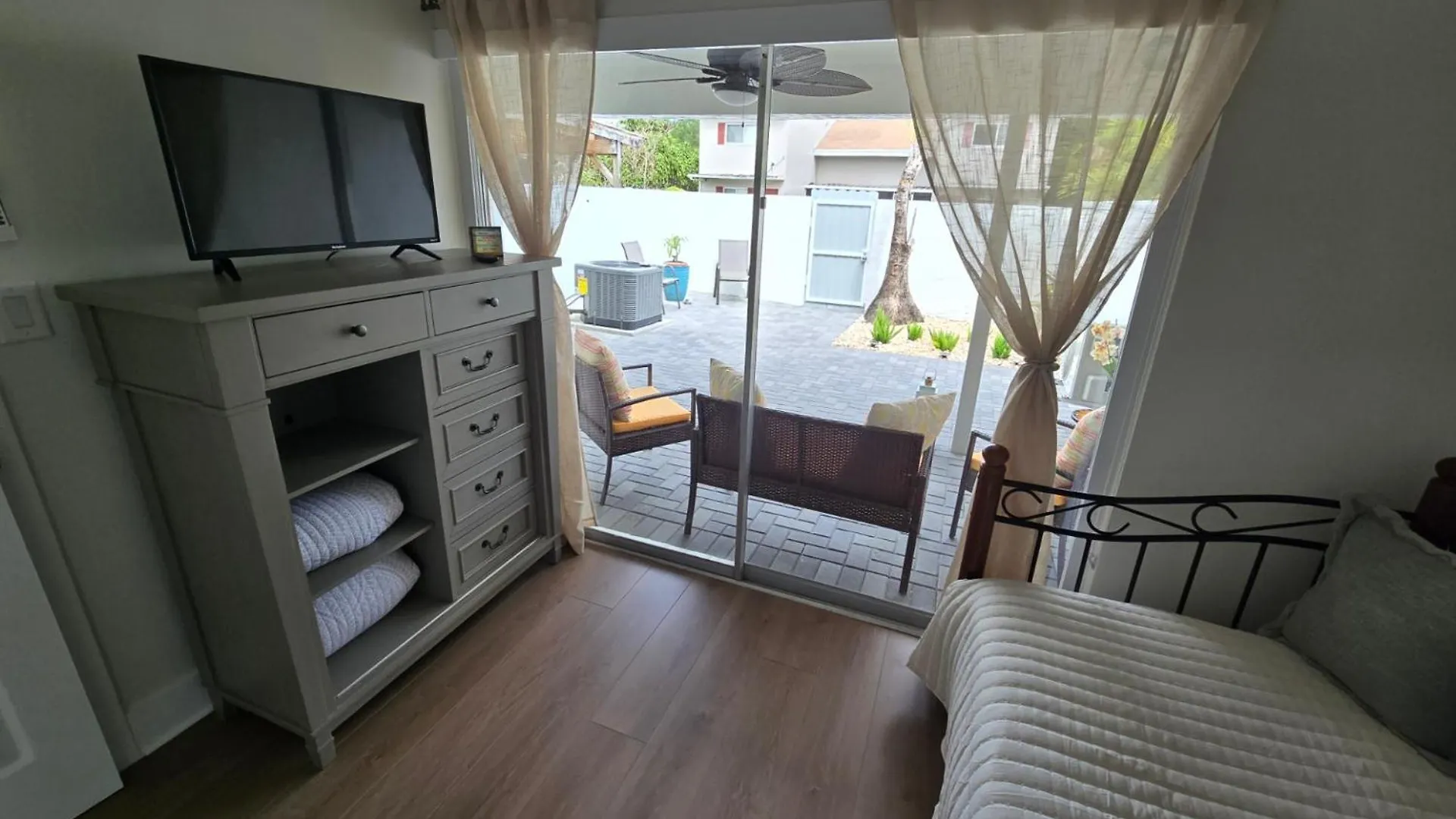 Apartment Luxurious & Spacious Townhouse In Prime Location *