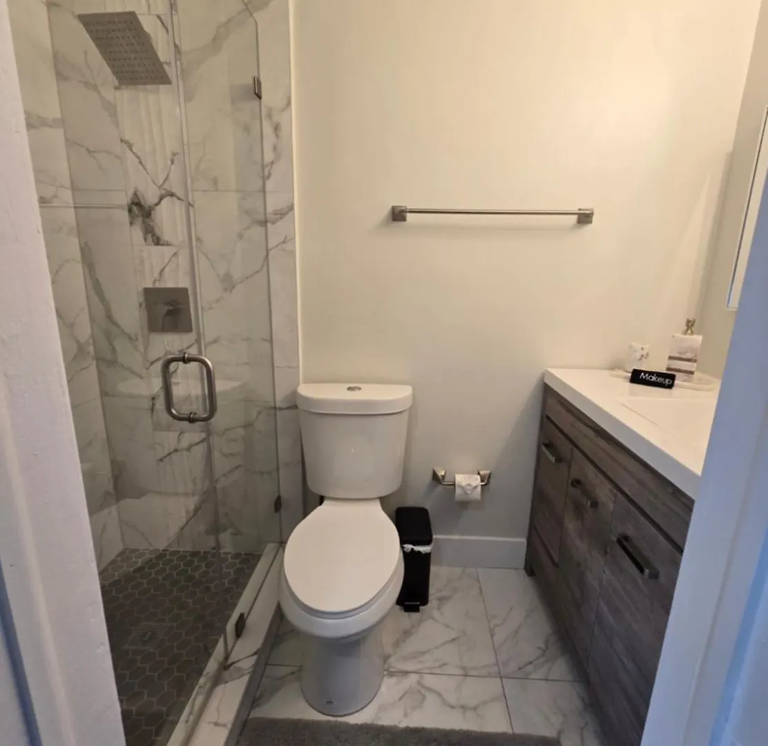 Apartment Luxurious & Spacious Townhouse In Prime Location *