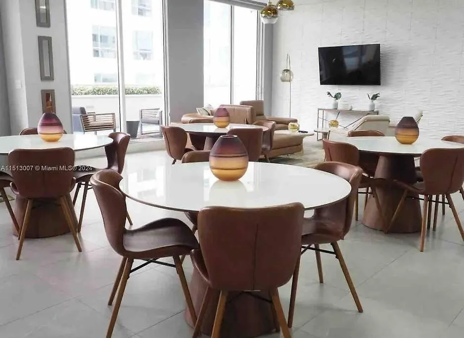Spacious 1bedroom Unit Brickell-free Parking 迈阿密