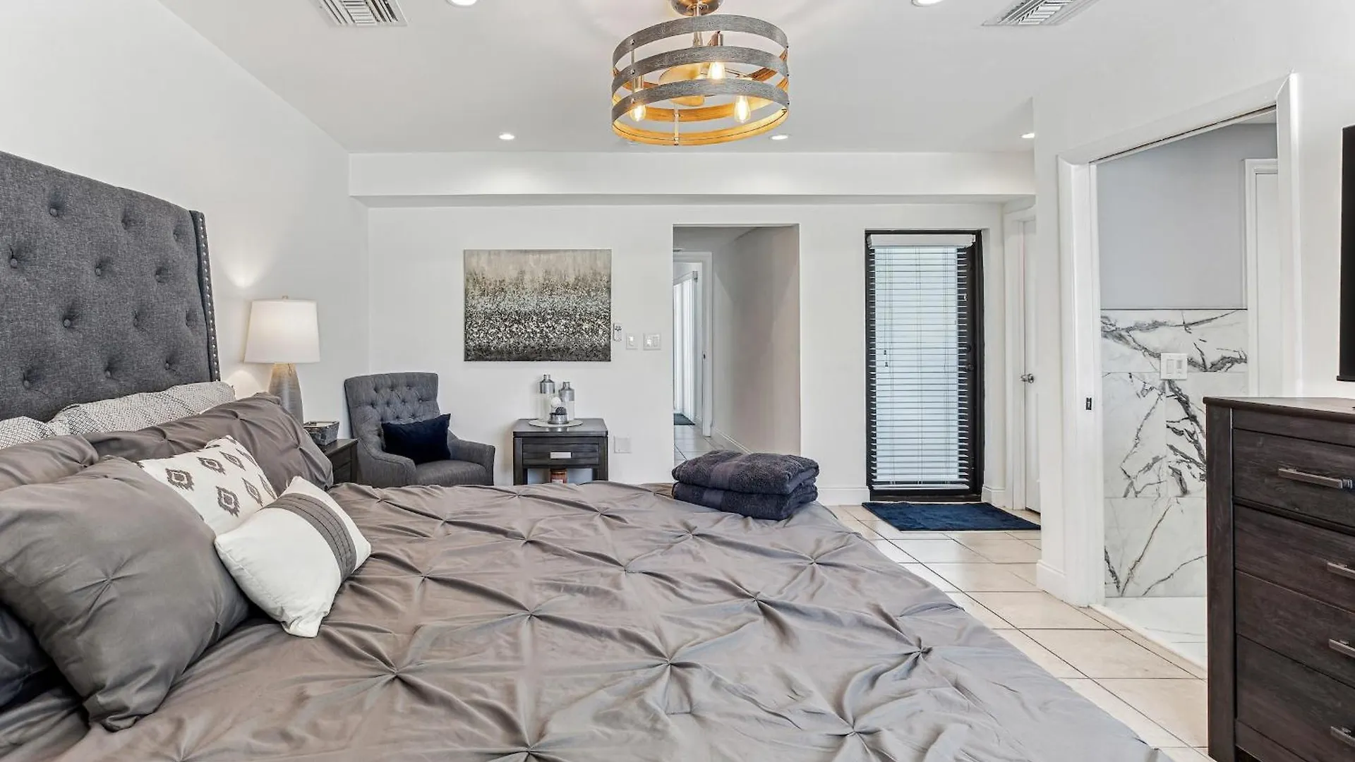 Oasis, Spacious 4-bedroom With Pool