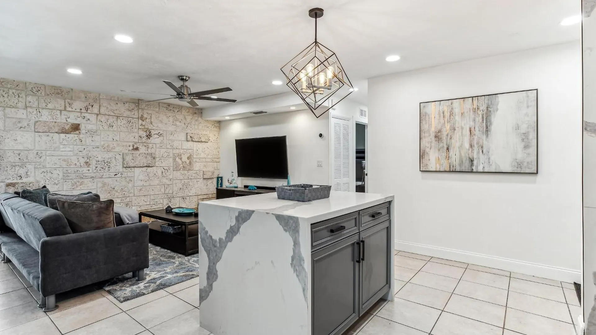 Holiday home Oasis, Spacious 4-bedroom With Pool