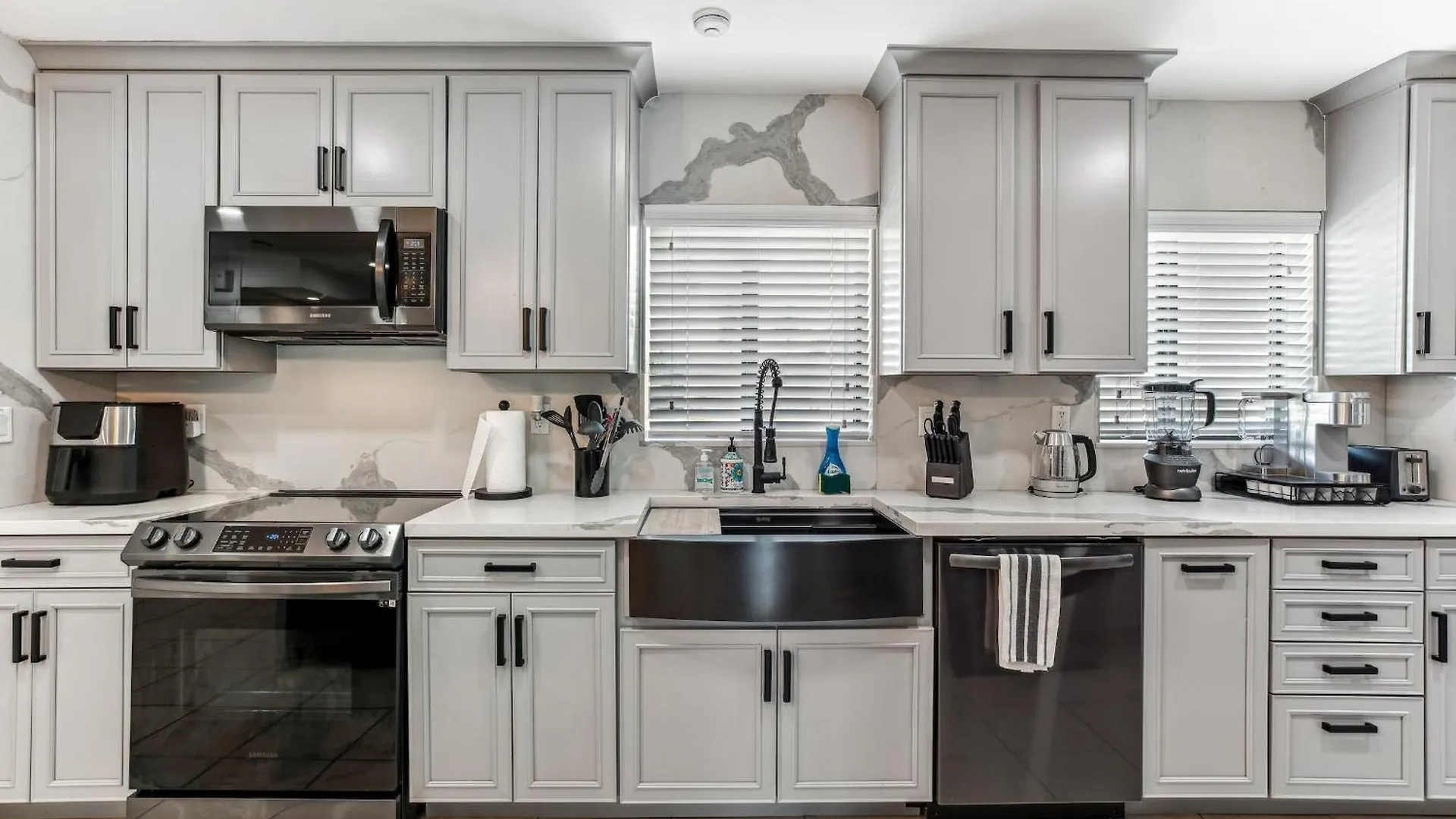 Oasis, Spacious 4-bedroom With Pool