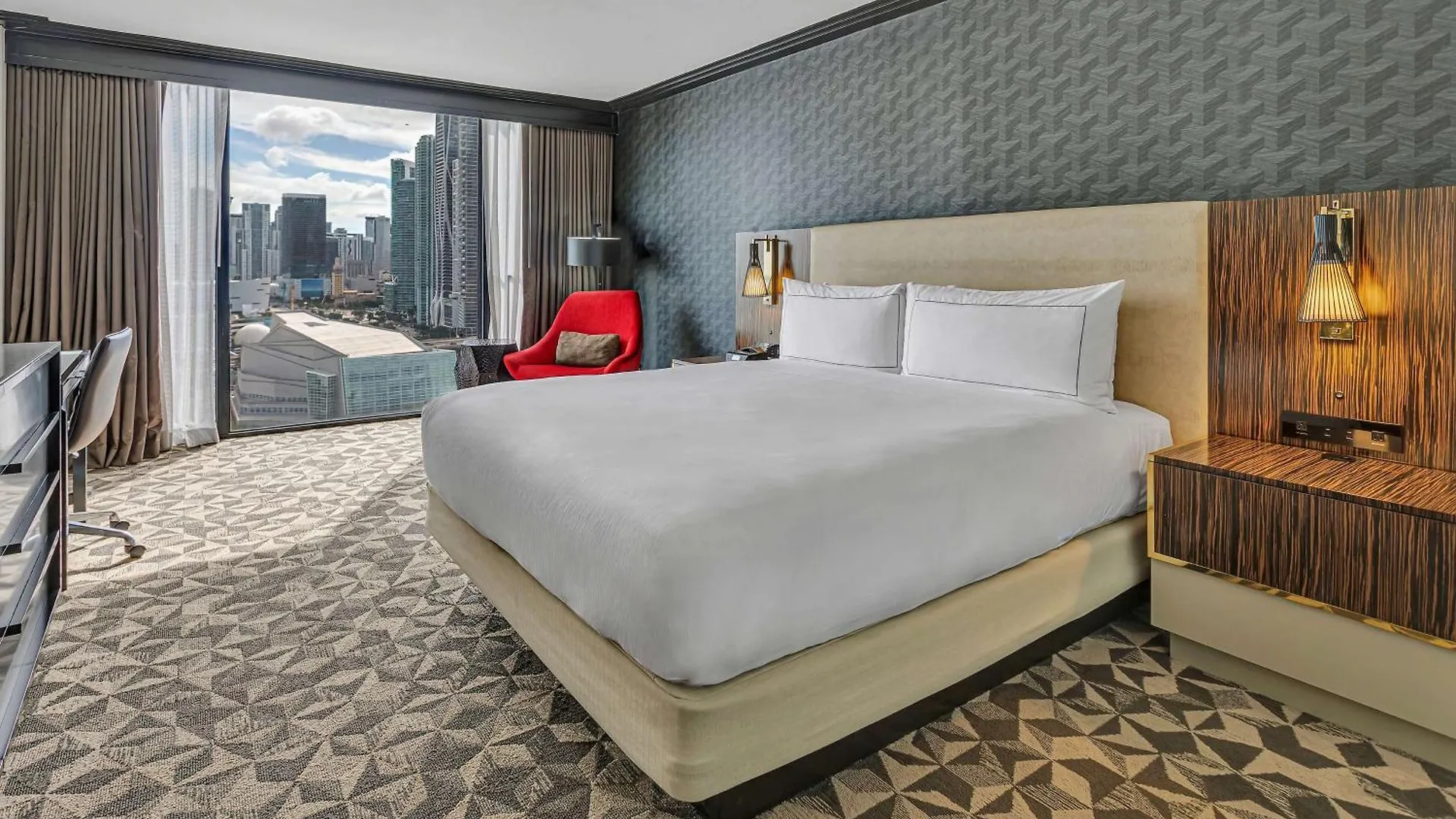 Hilton Downtown 4*