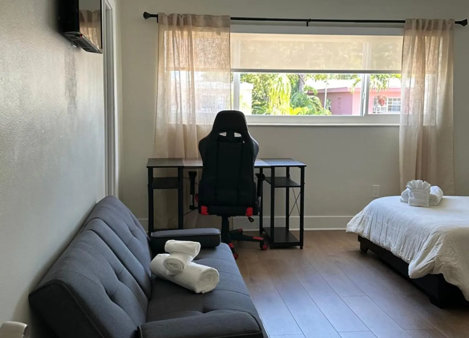 Luxurious & Spacious Townhouse In Prime Location * Miami