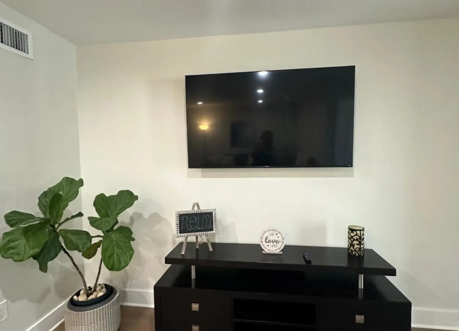 Apartment Luxurious & Spacious Townhouse In Prime Location *
