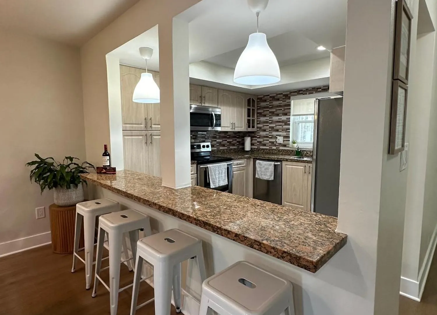 Luxurious & Spacious Townhouse In Prime Location * Miami