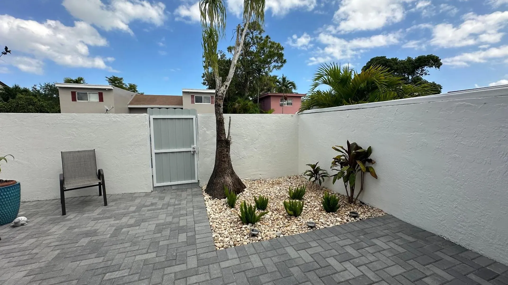 Luxurious & Spacious Townhouse In Prime Location Miami