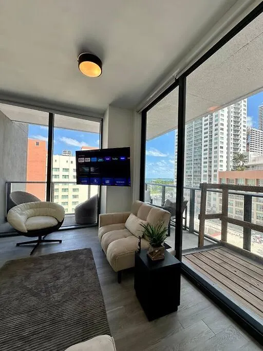 Tranquil Rooftop Escape Studio Apt 迈阿密