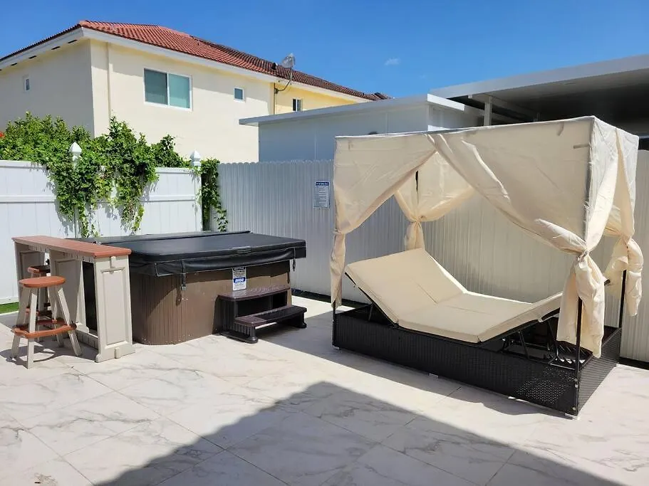 Boutique Style House, Mini Golf Bbq Hot-tub Ev-charger Foosball *