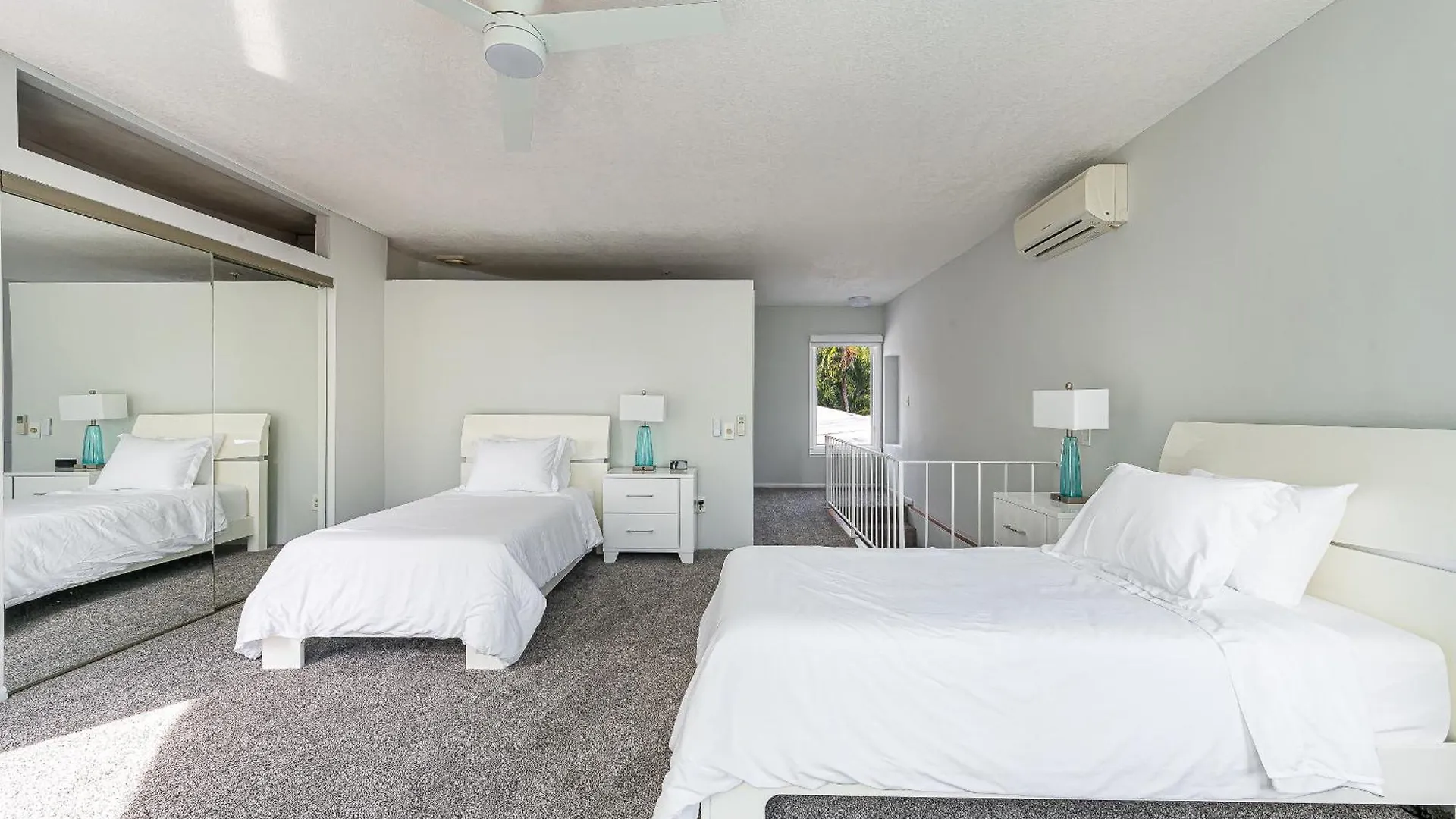 Tropical Waterfront Family Oasis - Amazing Location Miami