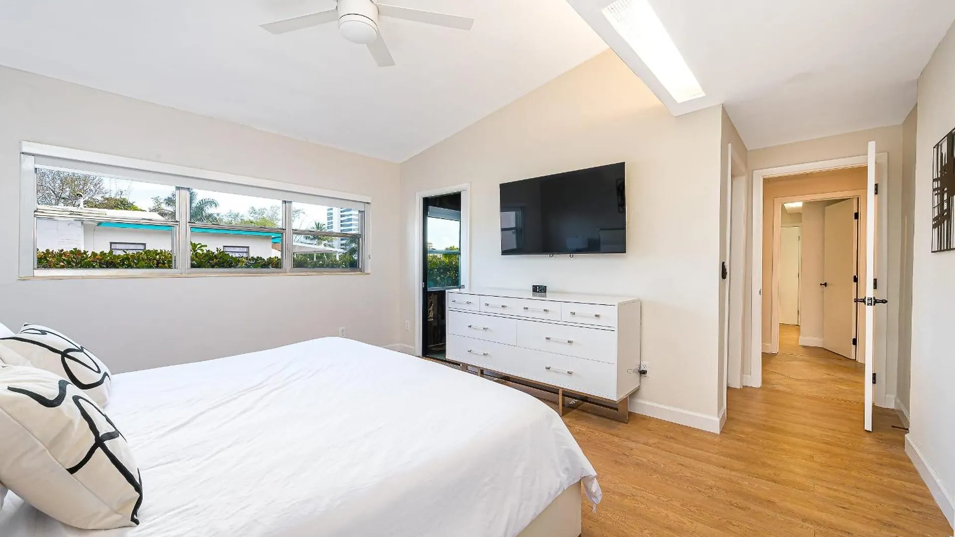 Holiday home Tropical Waterfront Family Oasis - Amazing Location