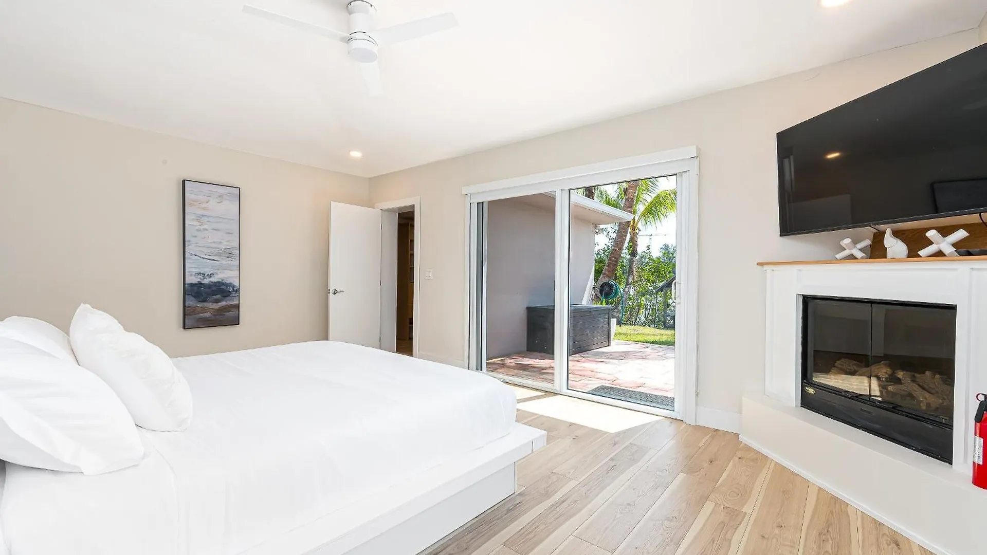 Holiday home Tropical Waterfront Family Oasis - Amazing Location *