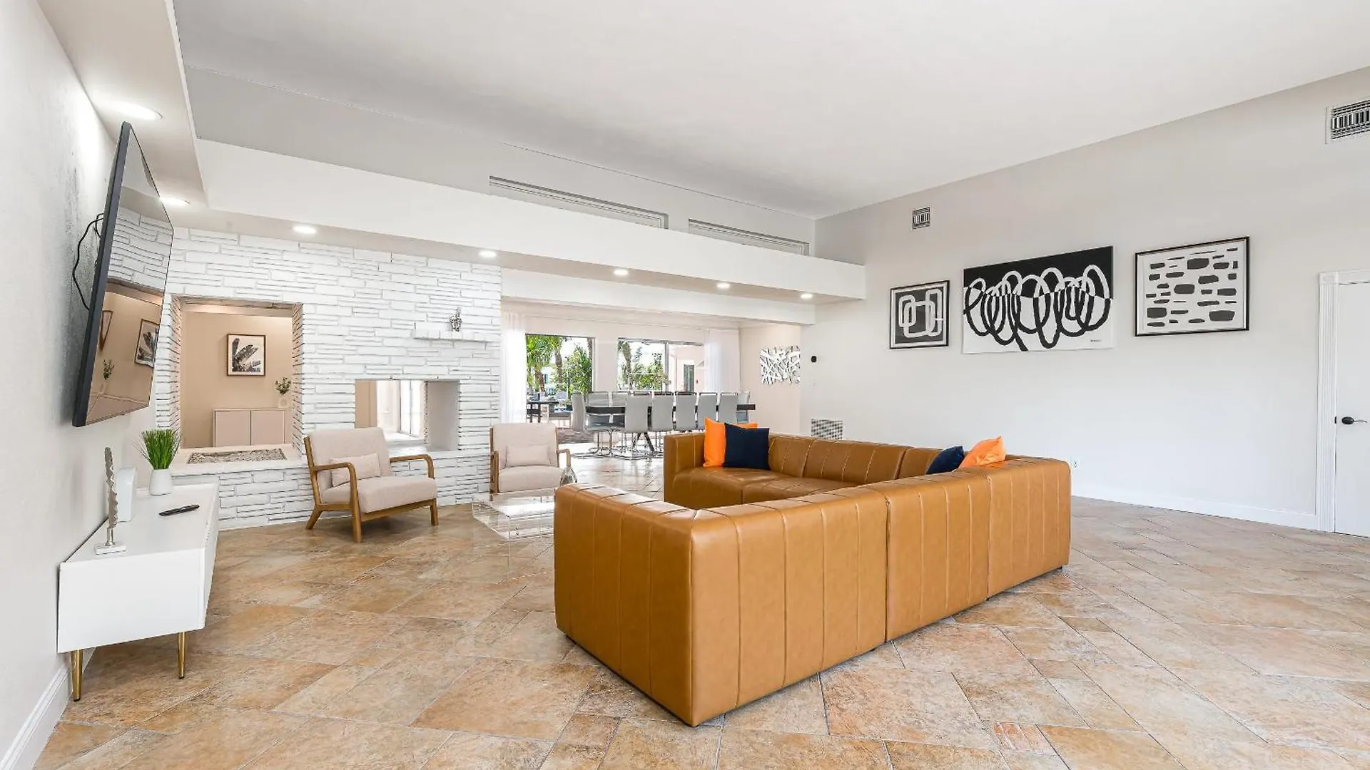 Tropical Waterfront Family Oasis - Amazing Location Holiday home *