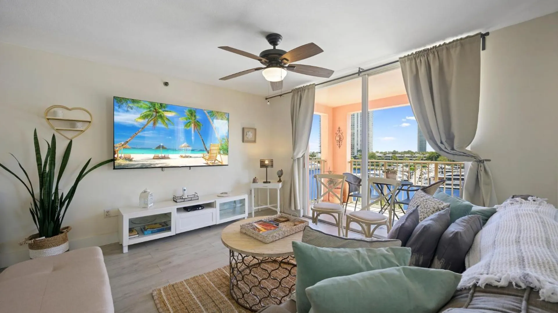 Yacht Club At Aventura Amazing Marina View Parking Included *