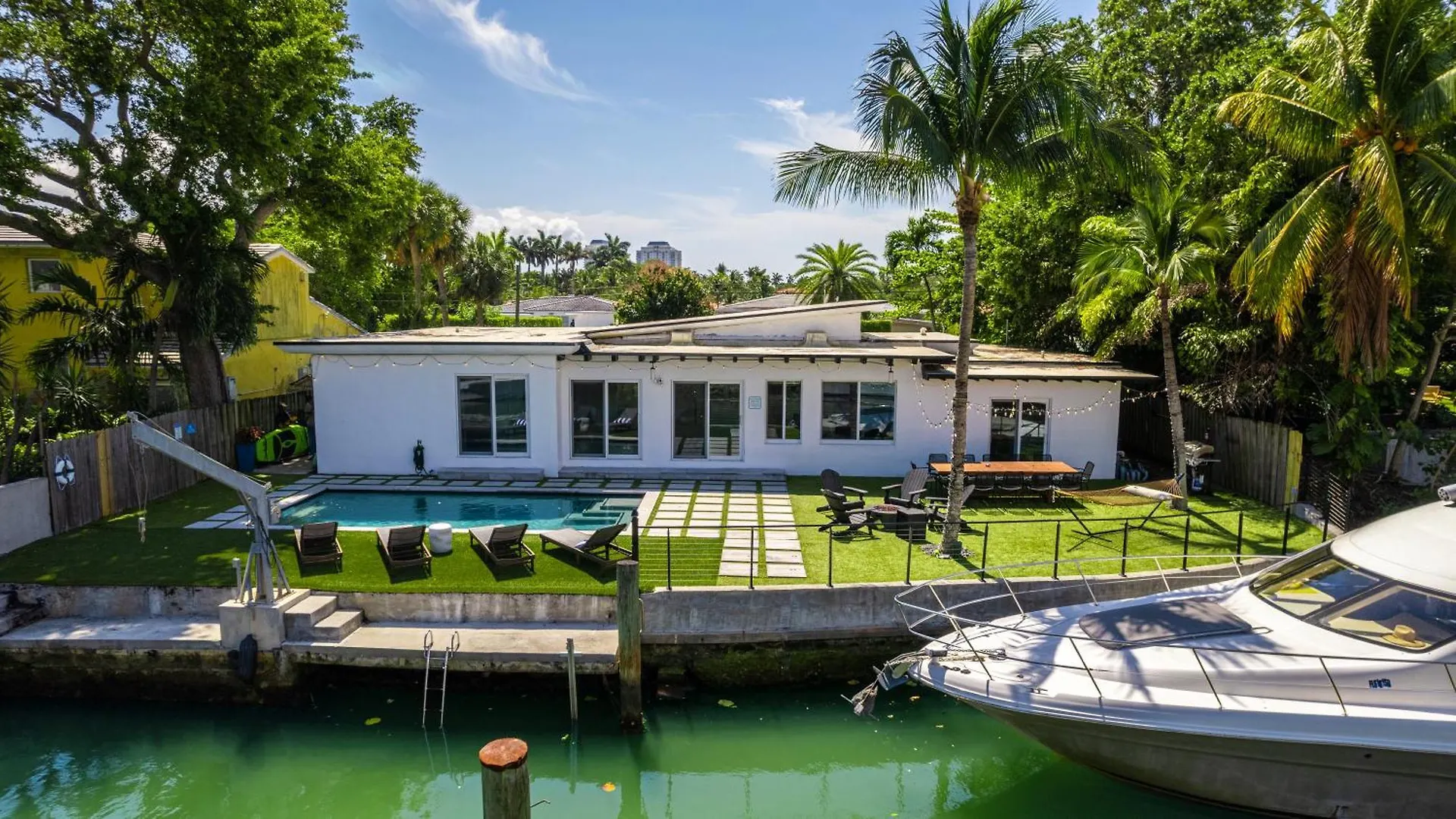Waterfront - Kayak & Paddleboards - Firepit - Pool *