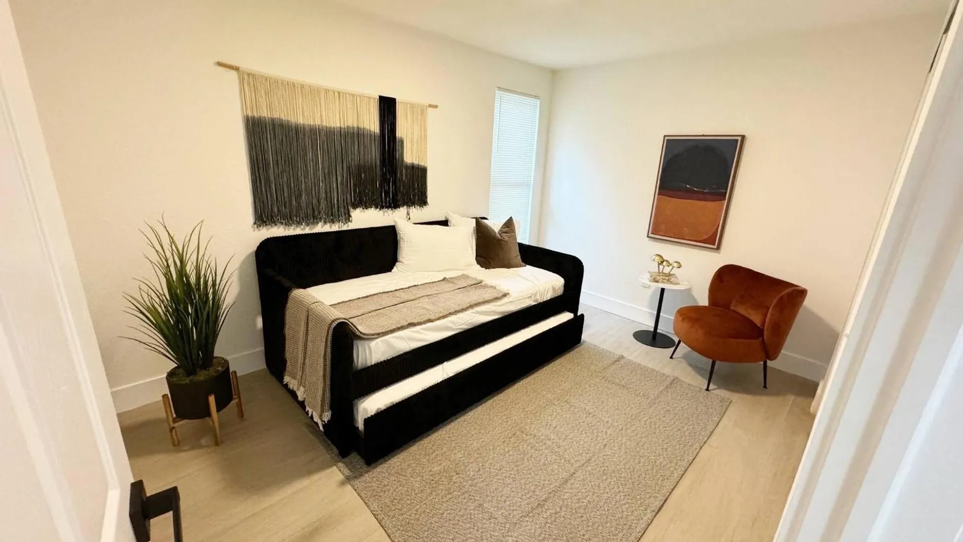 Apartment Modern Escape At Wynwood: Your Comfort Sanctuary