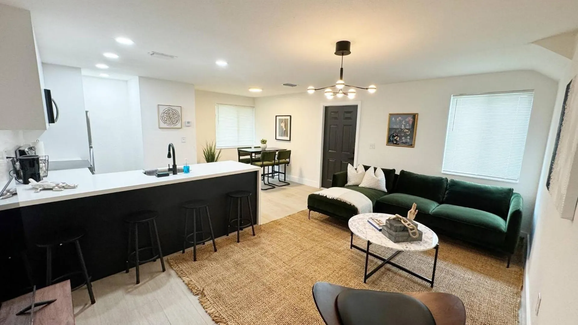 Apartment Modern Escape At Wynwood: Your Comfort Sanctuary