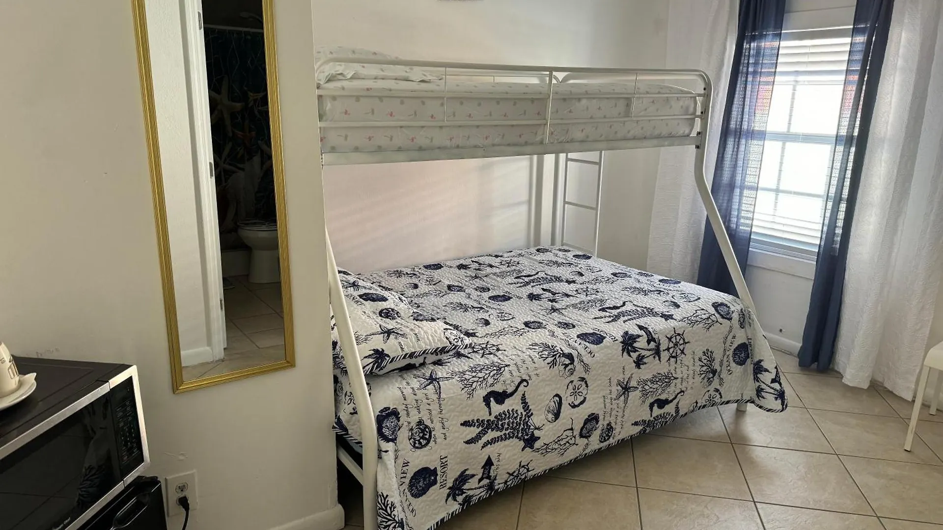 B2 Value On Private Bedroom With Private Bathroom In Little Havana, 民宿 *