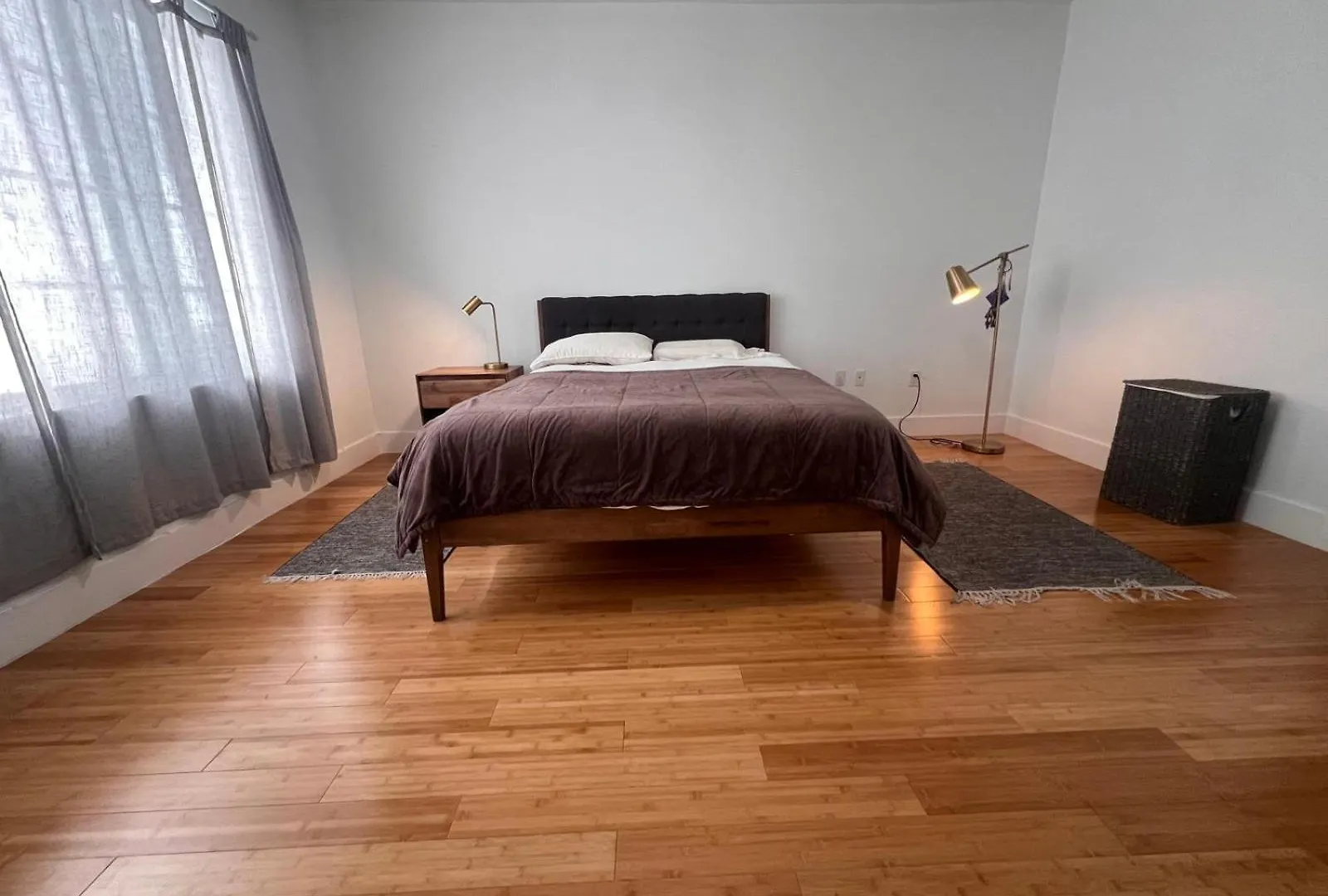 Apartment Pool And Great View And 1 Bedroorm With Pool In North Miami