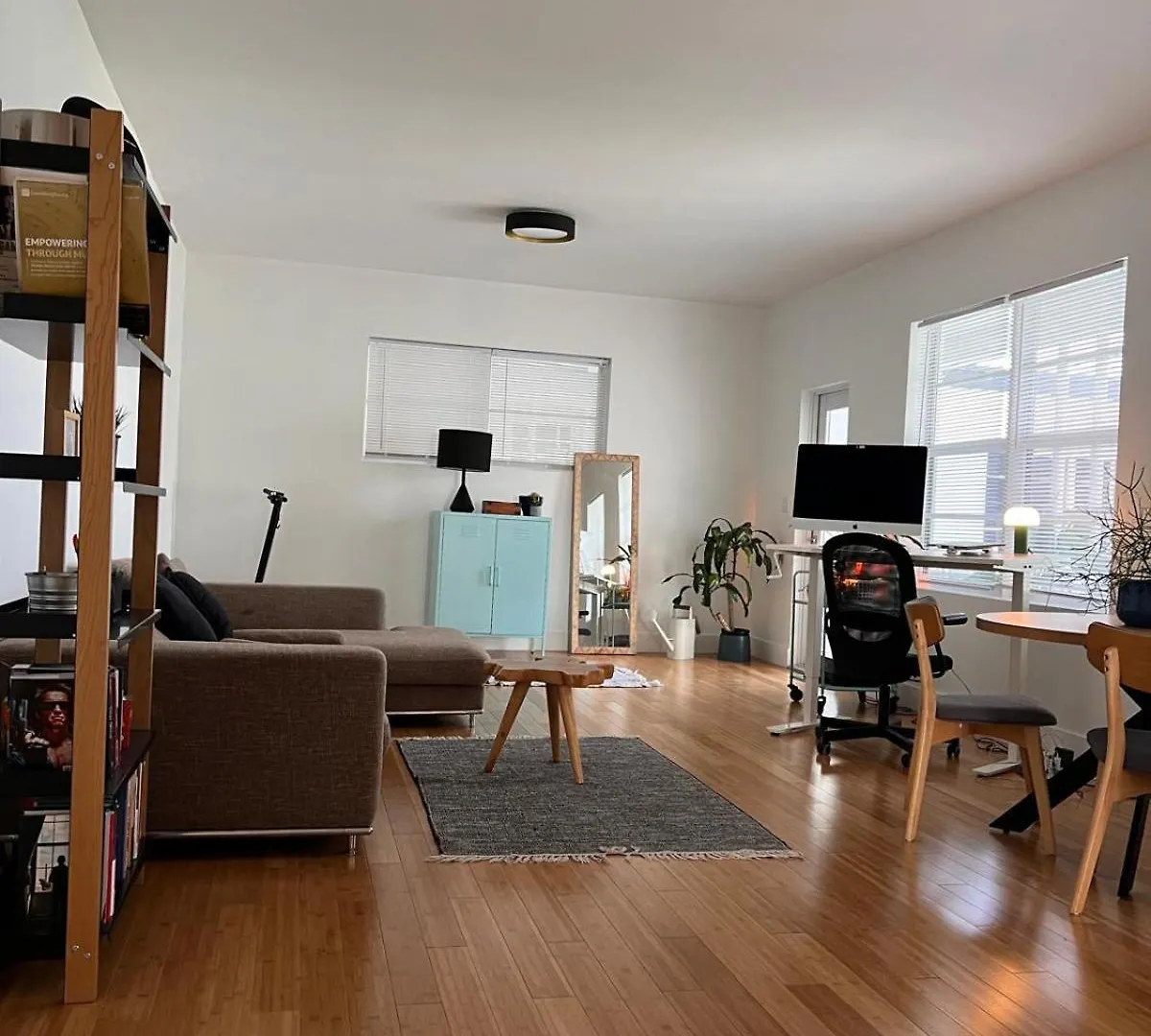 Apartment Pool And Great View And 1 Bedroorm With Pool In North Miami