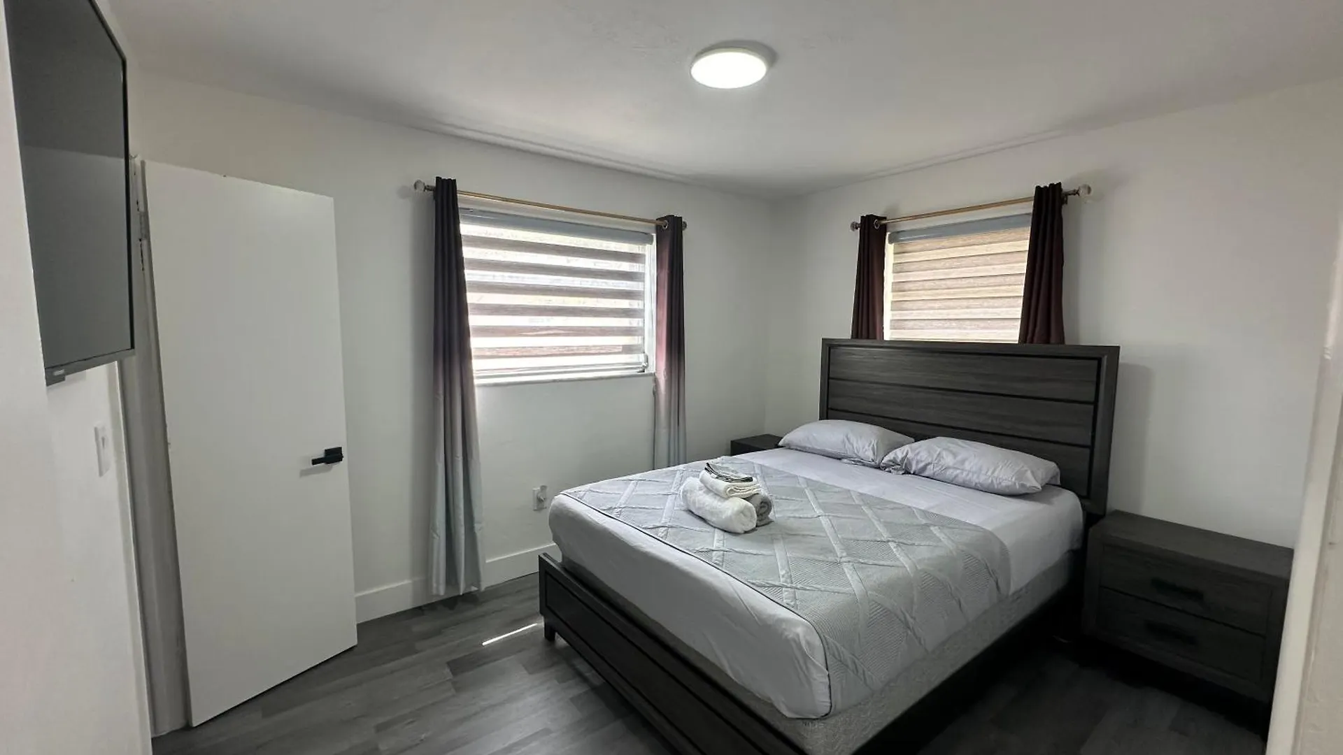 Cozy Unit Near Downtown Miami Apartment