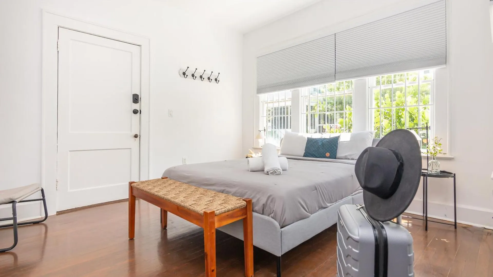 Two Bedroom - Heart Of Wynwood & Edgewater - Private Parking Spot Apartment *