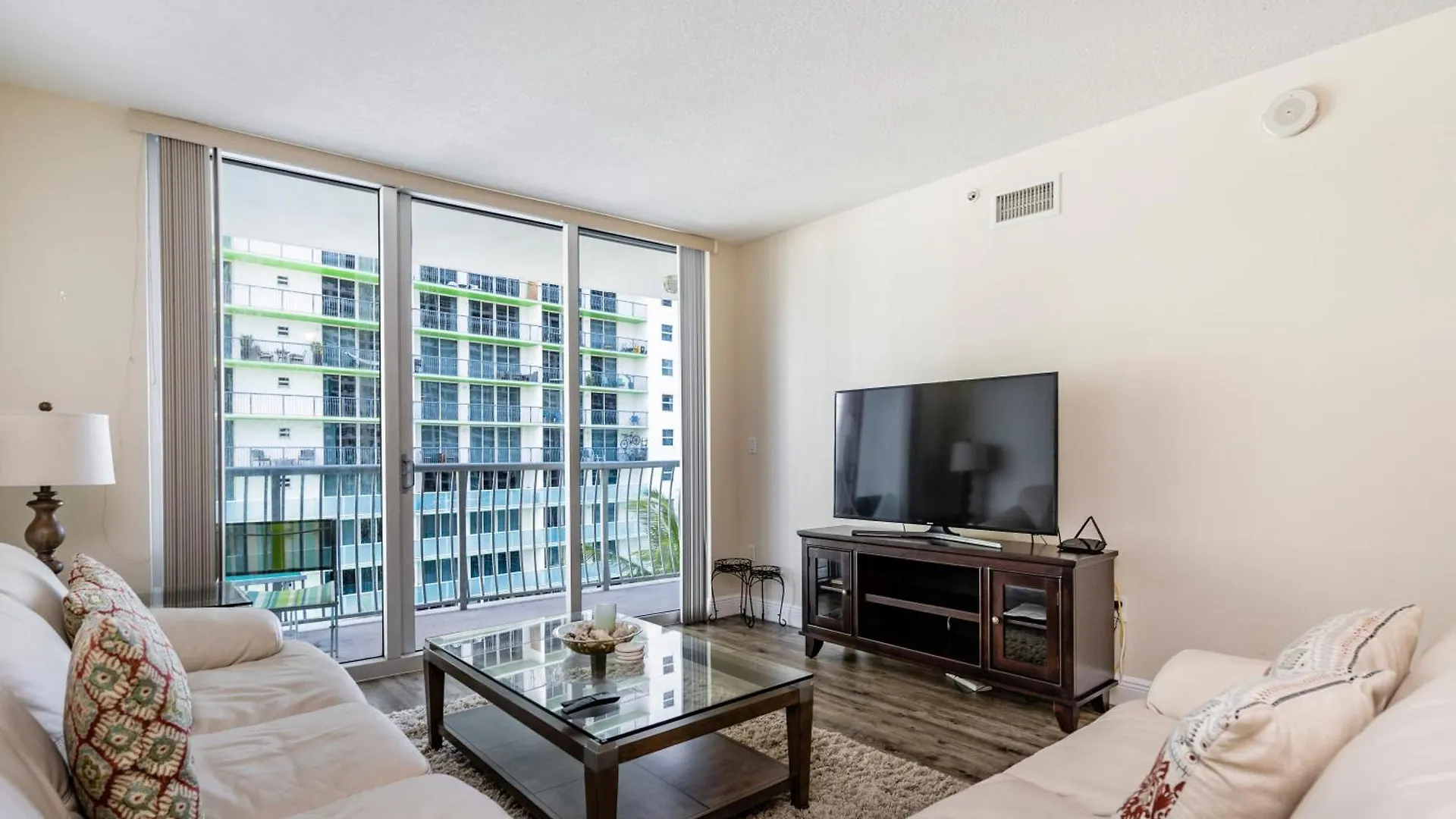 1 Bedroom Opera Tower - Edgewater Miami