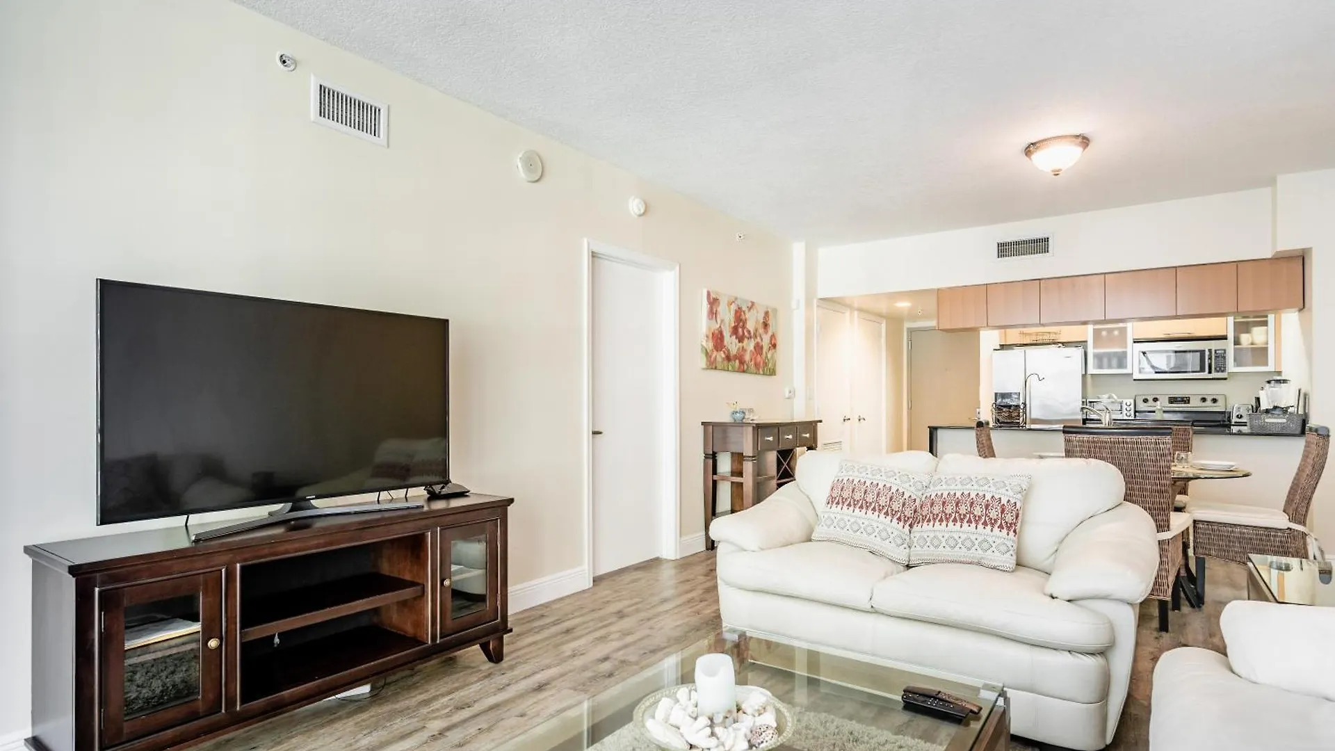 Apartment 1 Bedroom Opera Tower - Edgewater *