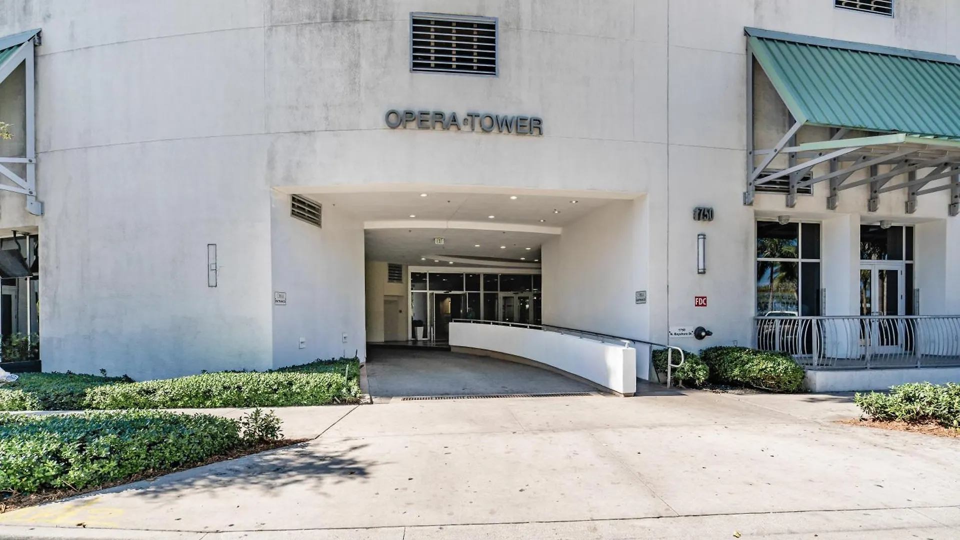 Apartment 1 Bedroom Opera Tower - Edgewater Miami