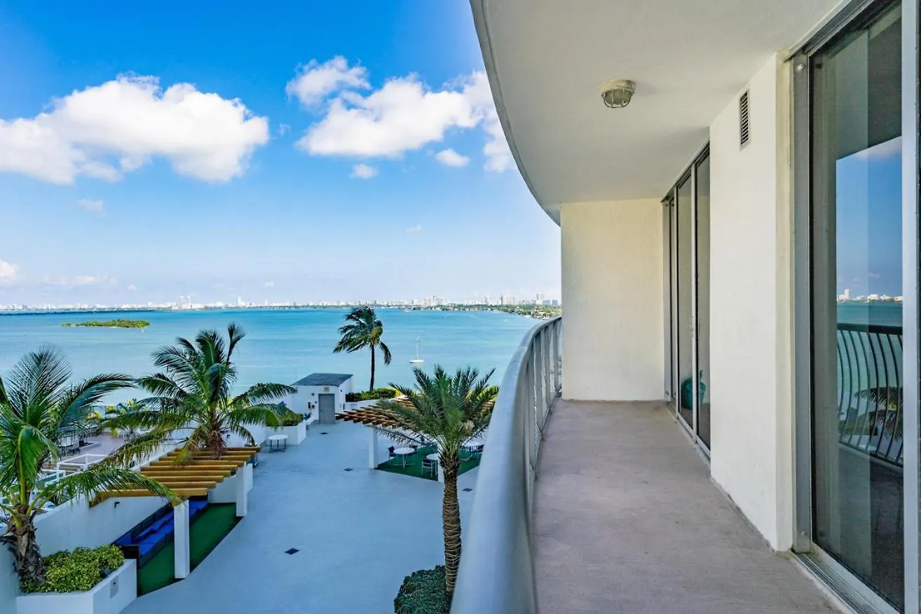 1 Bedroom Opera Tower - Edgewater *