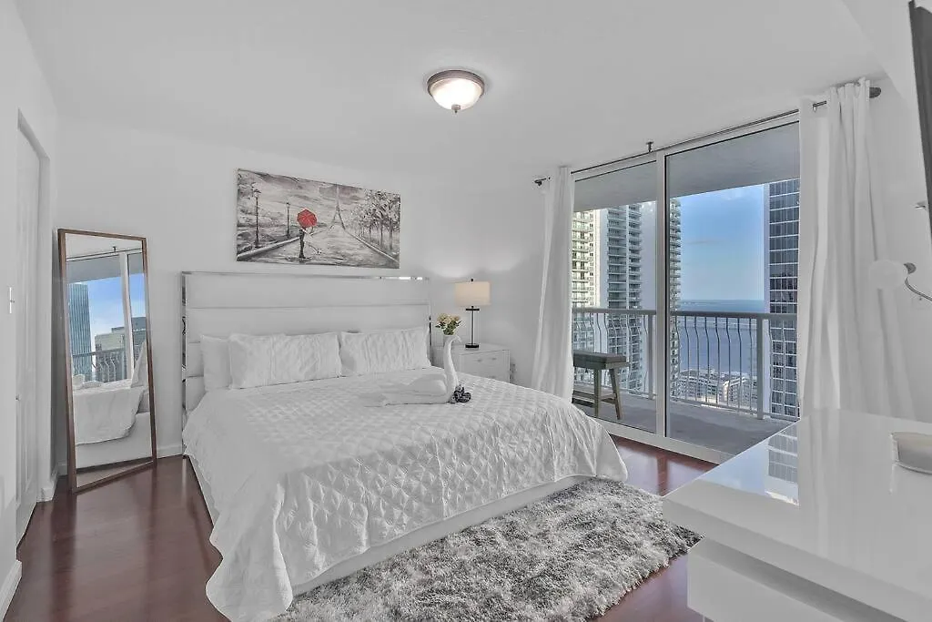 Cozy 1bed 1bath Overlooking Brickell Skyline Apartment
