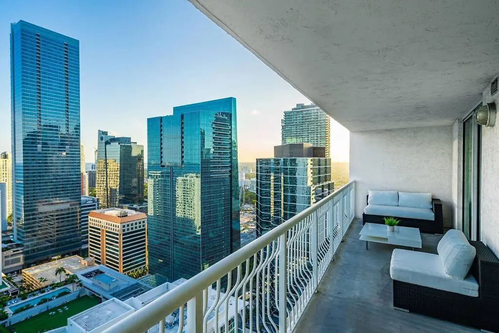 Cozy 1bed 1bath Overlooking Brickell Skyline Apartment *
