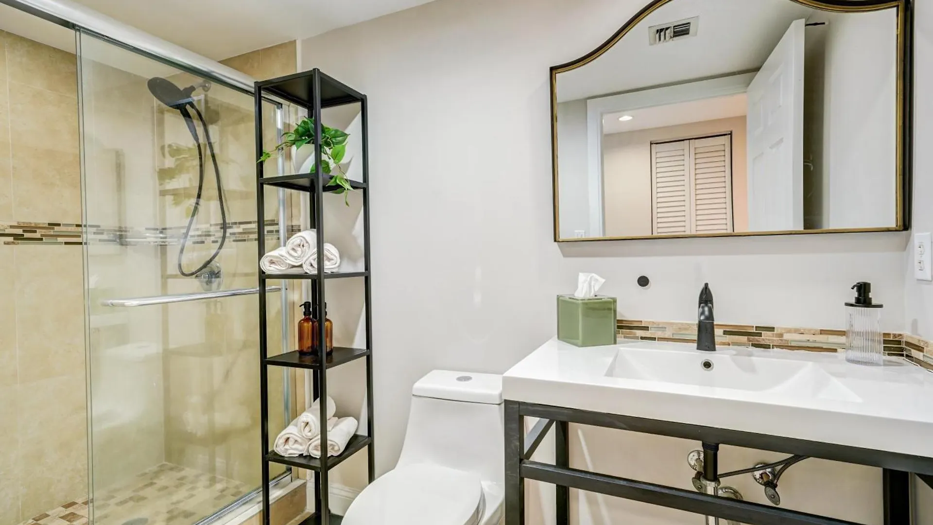 Coconut Grove Beauty 1 Bedroom Bayview With Free Parking Miami