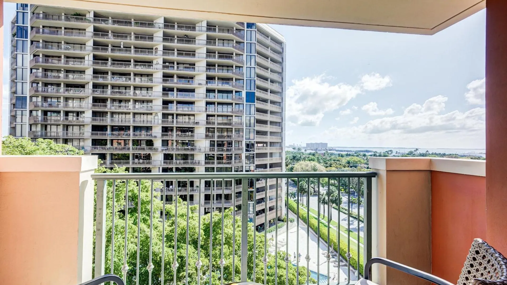 Coconut Grove Beauty 1 Bedroom Bayview With Free Parking Apartment *