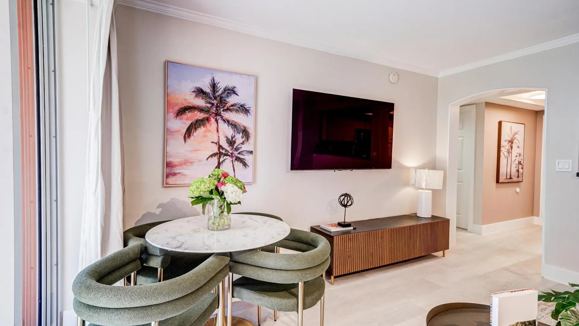 Apartment Coconut Grove Beauty 1 Bedroom Bayview With Free Parking Miami