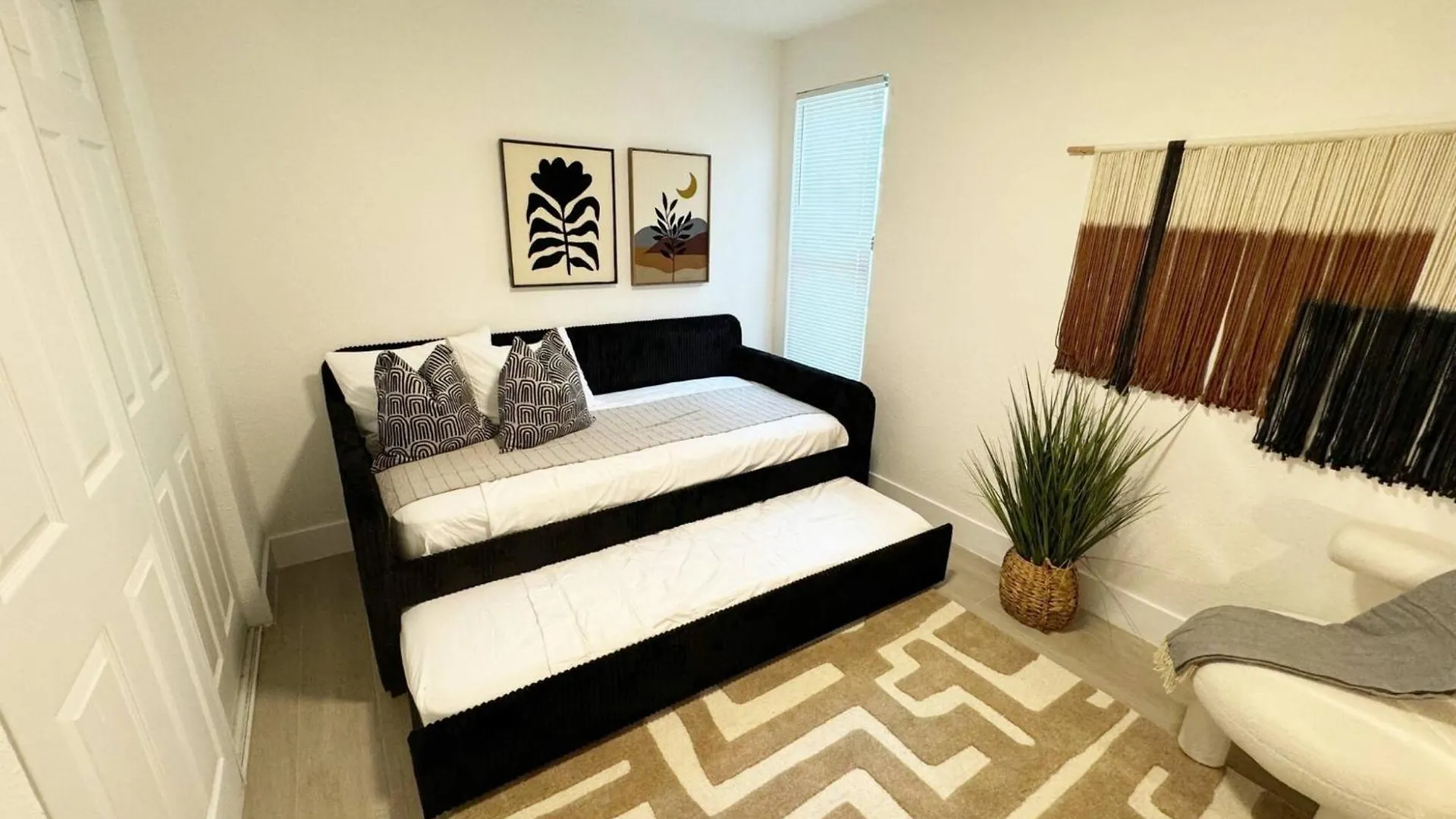 Apartment Designers Delight At Wynwood Cove Comfort Style