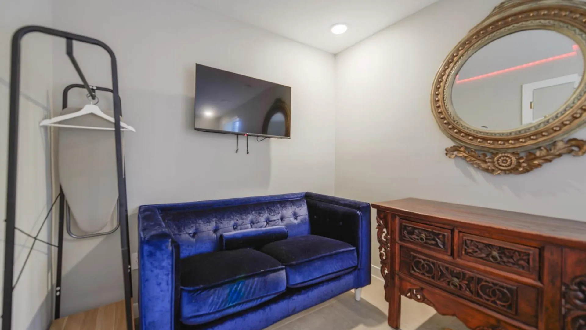 Incredible Comfort: Awesome With Parking Apartment *