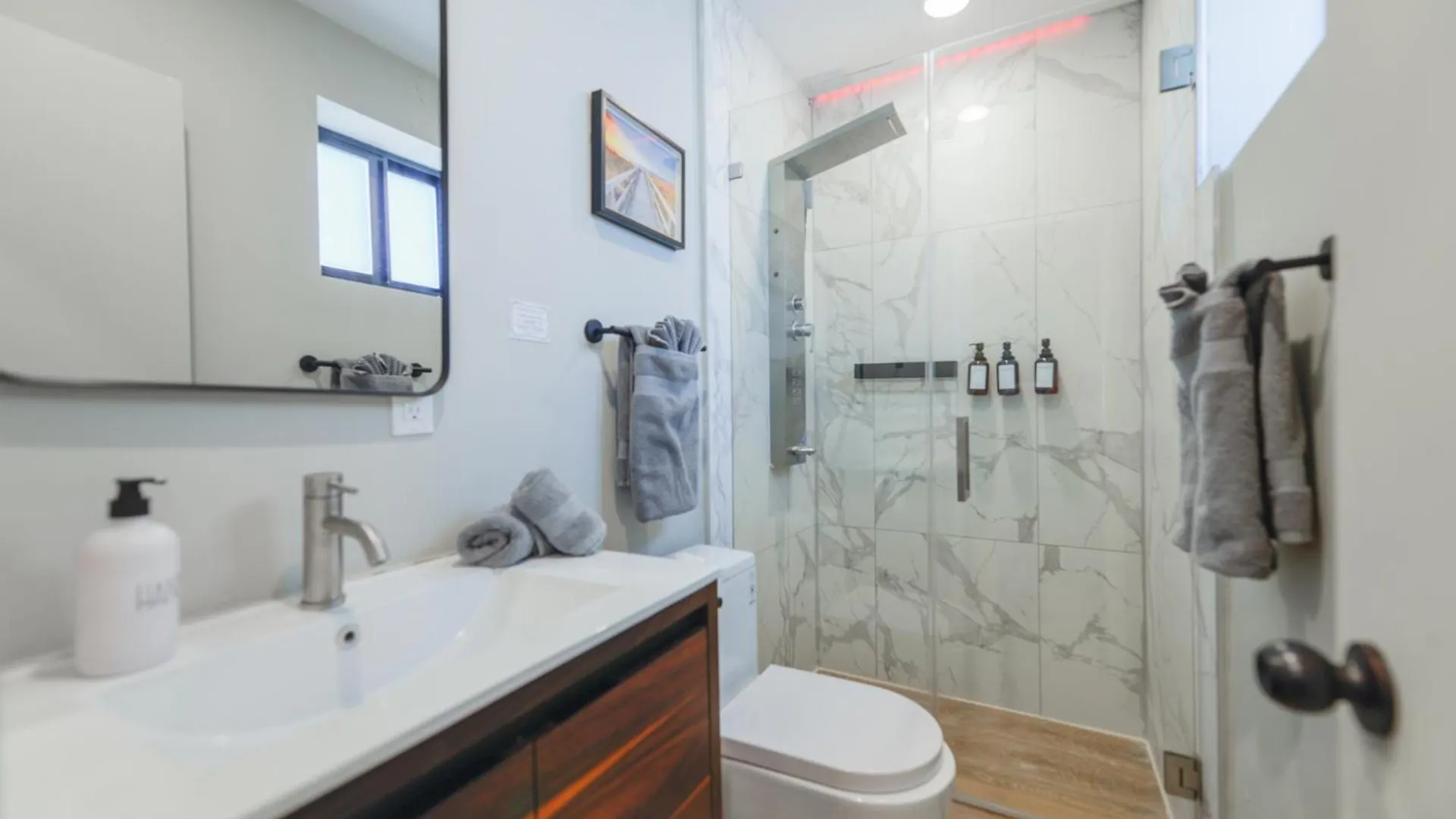 Incredible Comfort: Awesome With Parking Apartment Miami